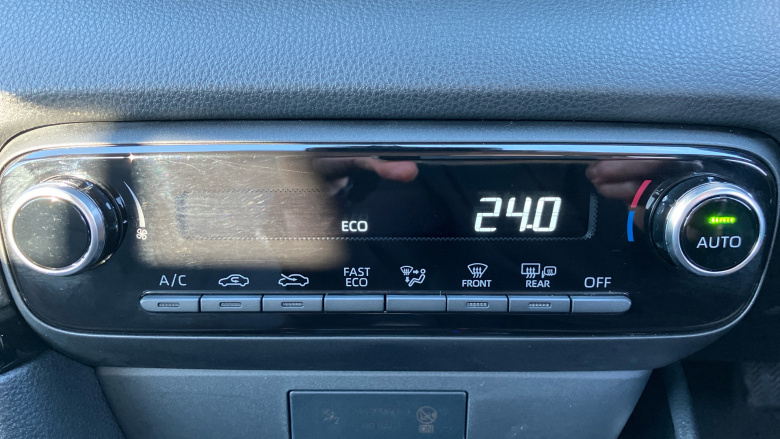 Toyota Yaris 1.5 Hybrid Design 5dr CVT Hybrid Hatchback